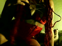 Red une jeune femme dans la vingtaine. Métisse j