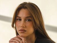 naughty camgirl masturbating with vibrator AmelinaBrauberg