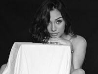 naked camgirl picture AmyZuri