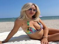 girl topless AnneNicolle