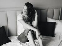 cam girl playing with dildo ImaStepney