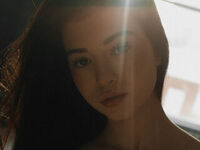 naked camgirl masturbating with vibrator LisaColee