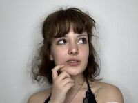 cam girl playing with vibrator RozanneLedet