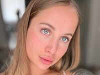 camslut topless MickyBlush