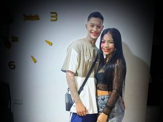 live cam couple picture YuleimysAndAlex