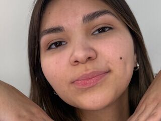 hot girl cam video AdriaKunstlinger