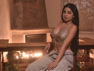 beautiful webcamgirl AishaObsession