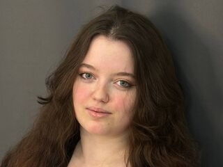 naked camgirl masturbating with vibrator AletheaSarne