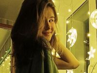 camwhore fingering pussy AliceBrew