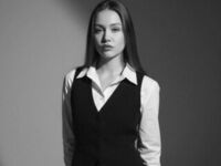 masturbating cam girl ArianeRovell