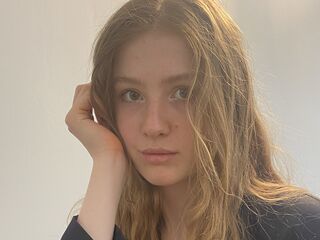 web cam show AuraTyce