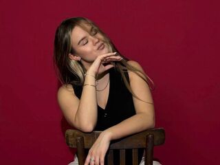 hot webcam slut AureliaChirico