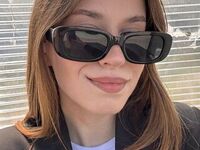 girl fingering shaved pussy BonnieWalton