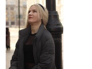 nude webcam girl photo CarinGoodwin