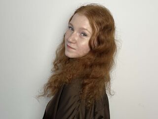 masturbating cam girl CharlotteMunter