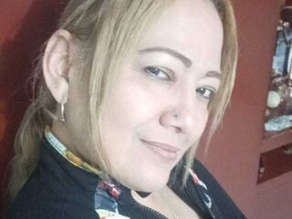 cam girl playing with vibrator ClauMister