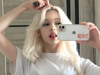 camslut spreading pussy CourtneyAdamo