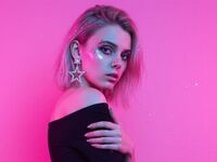 camwhore shaving pussy DaiseyNovotny