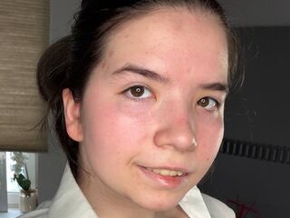 naked cam girl gallery DaisyMolen