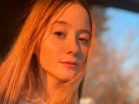 hot strip tease webcam DarlenaBallew