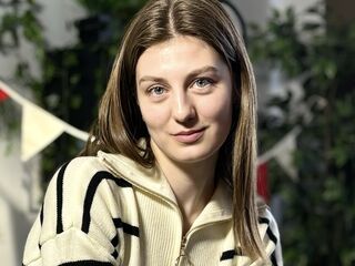 camslut naked DonnetteHolck