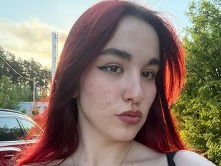topless camgirl EleanorHoesing