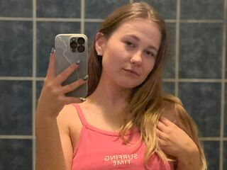 naked webcamgirl picture GlossyMonica