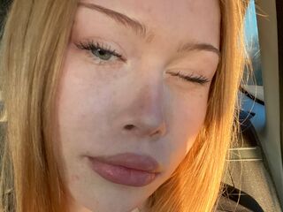 naughty camgirl masturbating with vibrator HaleyCorpuz