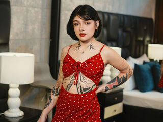 beautiful camgirl IvanaDeLuca