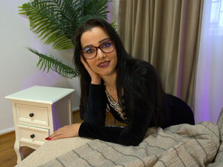 chat with cam IvyStone