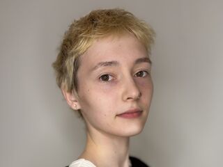 chatroom cam JenelleBarette