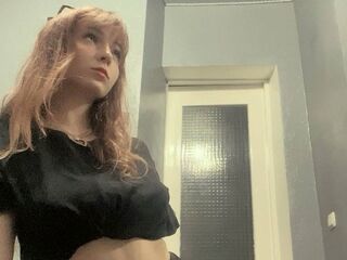 nude gamgirl KatheSanagustin