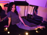 naked webcam girl KyaraLux