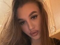 cam slut KyraVictorine