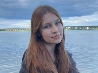 naked cam girl masturbating with vibrator LeaDeeg