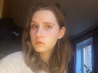 camslut fingering shaved pussy LibbyCasumpang