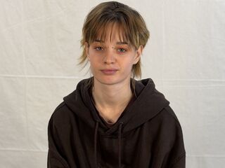 camwhore masturbating with sextoy LindyOestreicher