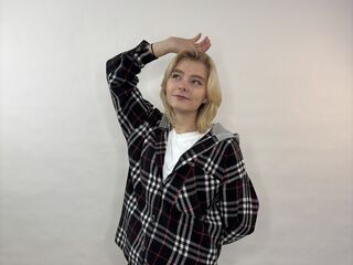 cam girl showing pussy LorieYancy