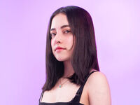 camslut fingering shaved pussy LunaBelleth