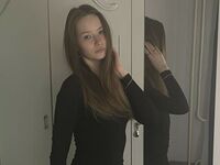 topless webcam girl LusiaChapman