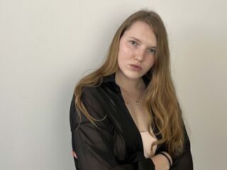 teaser cam MadalineMosman