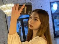 cam girl playing with vibrator MagalyBoffa