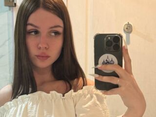 hot chatroom MiaRioti