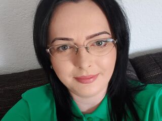 naughty camgirl fingering shaved pussy Pansela