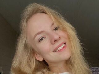 camslut naked RonaFichtner