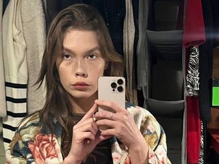 naked webcamgirl picture RubyRedkis