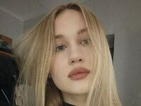 sexy camgirl live SadieTandon