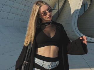hot cam whore SuzieGlimp