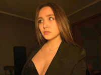 camslut spreading pussy UdeleBroadhurst