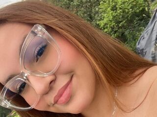 camgirl playing with dildo VannesaAlvernia